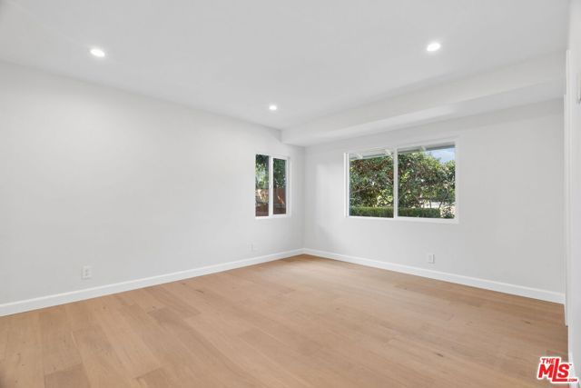 1920 N Altadena Drive, Pasadena, CA 91107