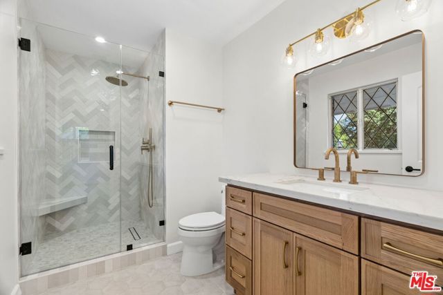 1920 N Altadena Drive, Pasadena, CA 91107