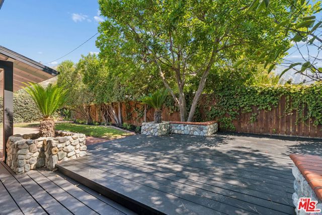 1920 N Altadena Drive, Pasadena, CA 91107