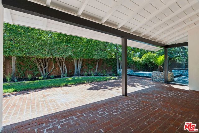 1920 N Altadena Drive, Pasadena, CA 91107