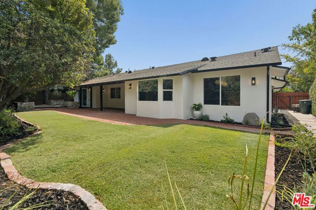 1920 N Altadena Drive, Pasadena, CA 91107