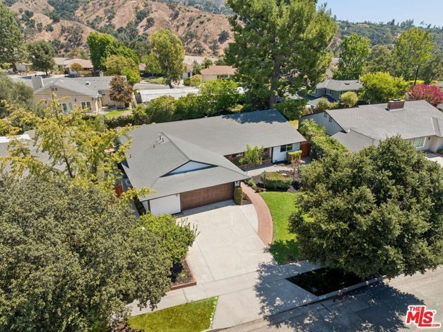 1920 N Altadena Drive, Pasadena, CA 91107