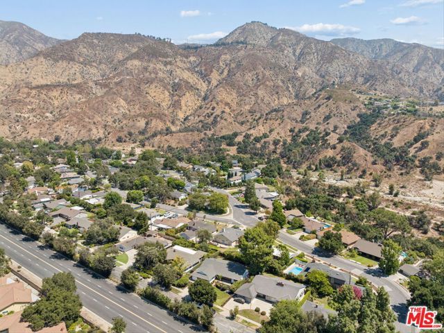 1920 N Altadena Drive, Pasadena, CA 91107