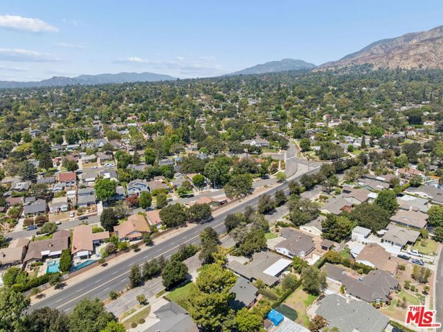 1920 N Altadena Drive, Pasadena, CA 91107