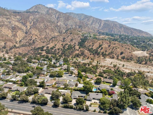 1920 N Altadena Drive, Pasadena, CA 91107
