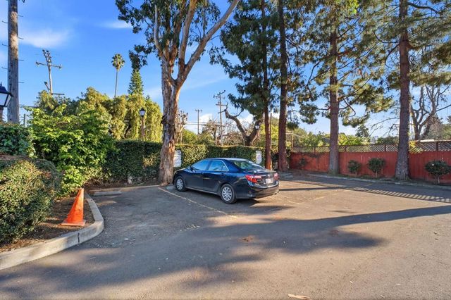 22555 Center St 211, Hayward, CA 94541