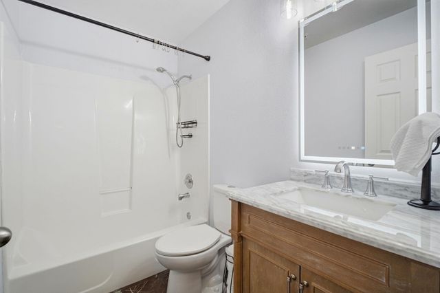 22555 Center St 211, Hayward, CA 94541