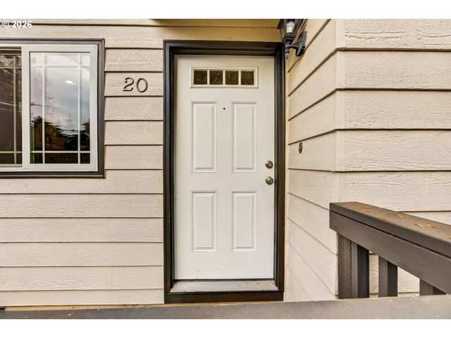 29650 Sw COURTSIDE Dr 20, Wilsonville, OR 97070
