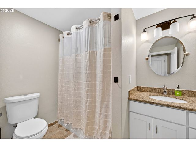 29650 Sw COURTSIDE Dr 20, Wilsonville, OR 97070
