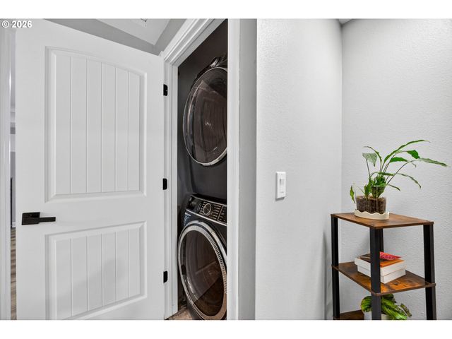 29650 Sw COURTSIDE Dr 20, Wilsonville, OR 97070