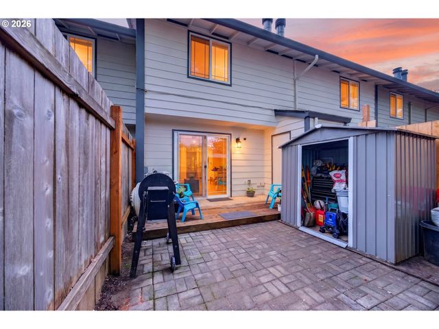 29650 Sw COURTSIDE Dr 20, Wilsonville, OR 97070