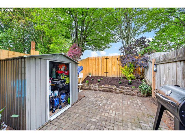 29650 Sw COURTSIDE Dr 20, Wilsonville, OR 97070