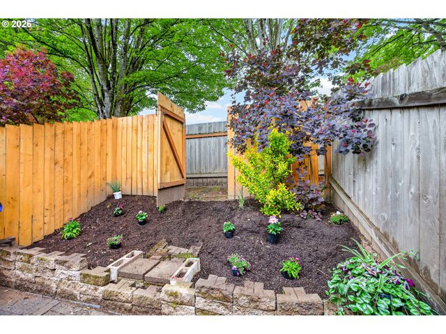 29650 Sw COURTSIDE Dr 20, Wilsonville, OR 97070