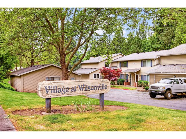 29650 Sw COURTSIDE Dr 20, Wilsonville, OR 97070