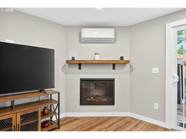 29650 Sw COURTSIDE Dr 20, Wilsonville, OR 97070