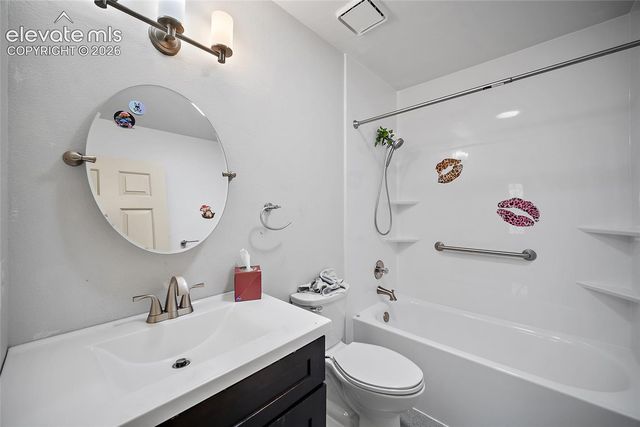 180 Cobblestone Drive, Colorado Springs, CO 80906