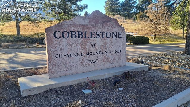 180 Cobblestone Drive, Colorado Springs, CO 80906