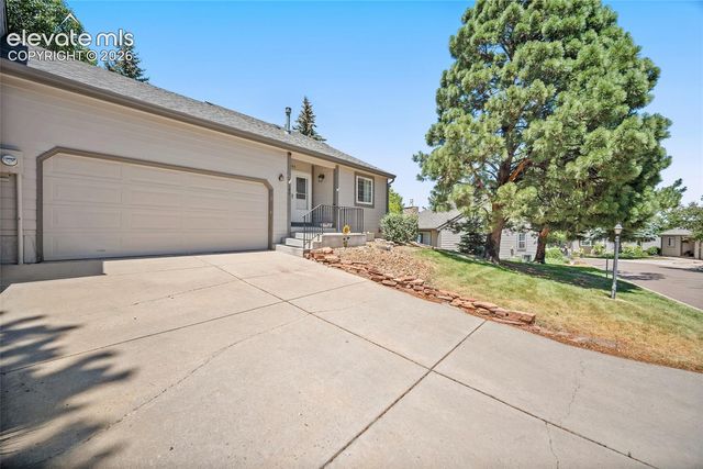 180 Cobblestone Drive, Colorado Springs, CO 80906