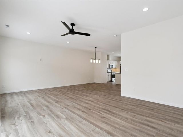 944 Dubs Drive, Iowa City, IA 52246