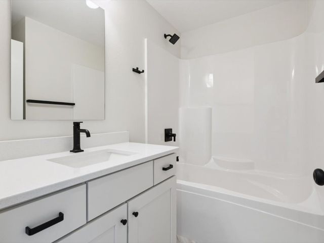 944 Dubs Drive, Iowa City, IA 52246