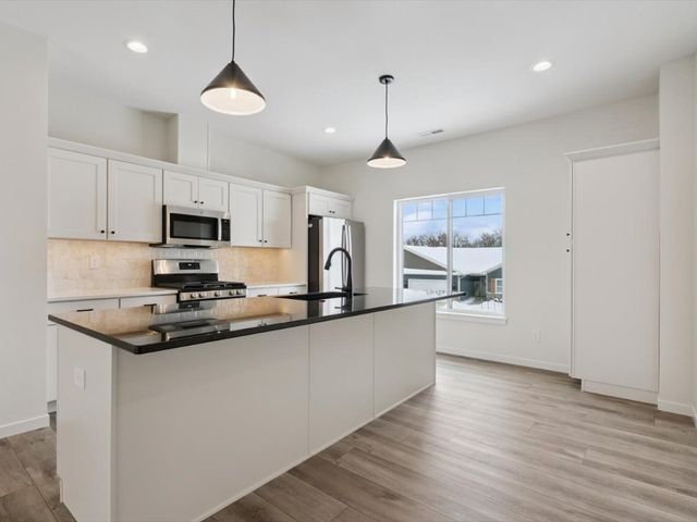 944 Dubs Drive, Iowa City, IA 52246