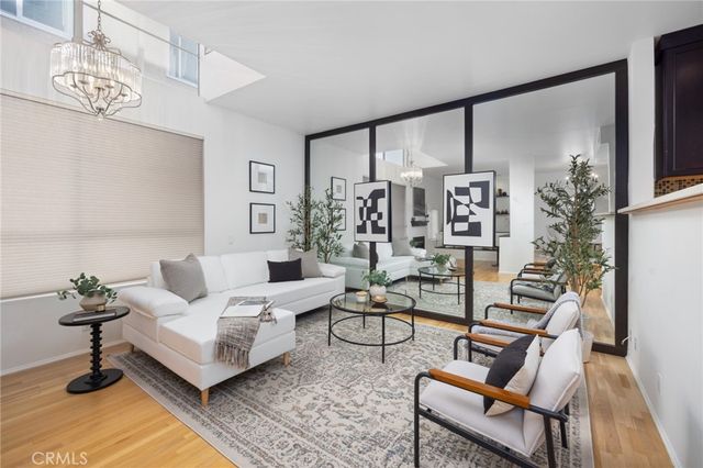 520 S Barrington Avenue 116, Los Angeles, CA 90049