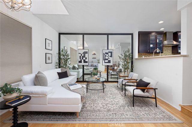 520 S Barrington Avenue 116, Los Angeles, CA 90049
