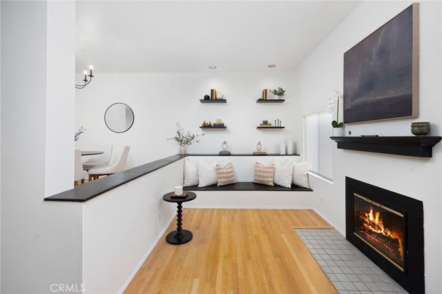 520 S Barrington Avenue 116, Los Angeles, CA 90049
