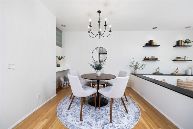 520 S Barrington Avenue 116, Los Angeles, CA 90049