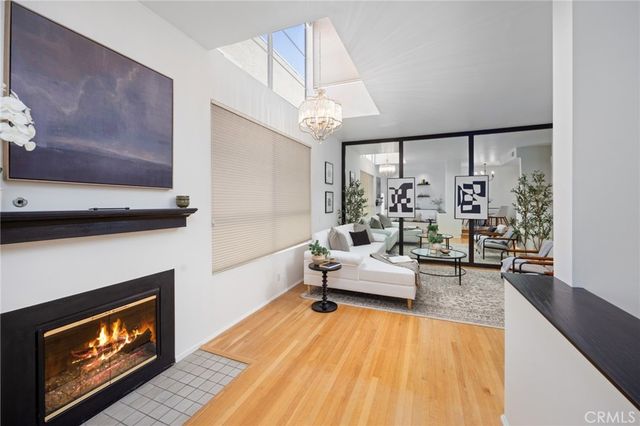 520 S Barrington Avenue 116, Los Angeles, CA 90049