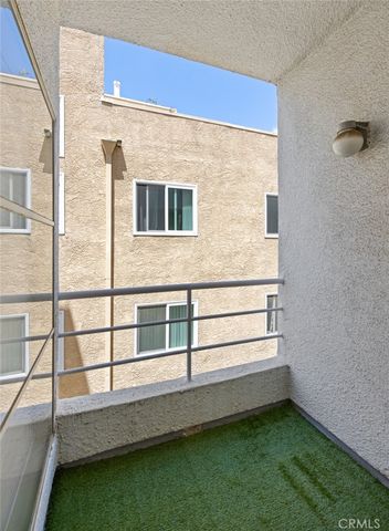 520 S Barrington Avenue 116, Los Angeles, CA 90049