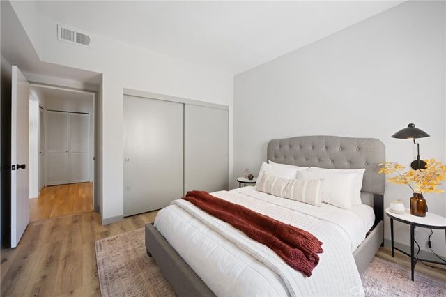 520 S Barrington Avenue 116, Los Angeles, CA 90049