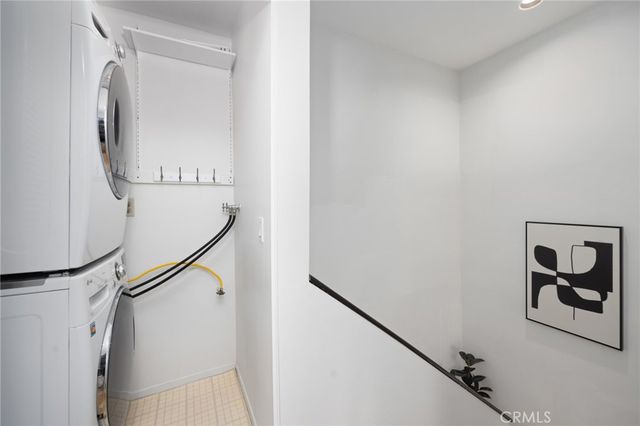 520 S Barrington Avenue 116, Los Angeles, CA 90049
