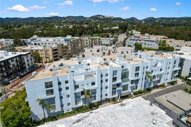520 S Barrington Avenue 116, Los Angeles, CA 90049