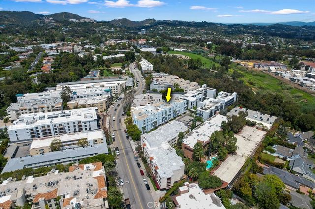520 S Barrington Avenue 116, Los Angeles, CA 90049