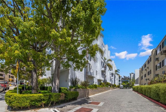 520 S Barrington Avenue 116, Los Angeles, CA 90049