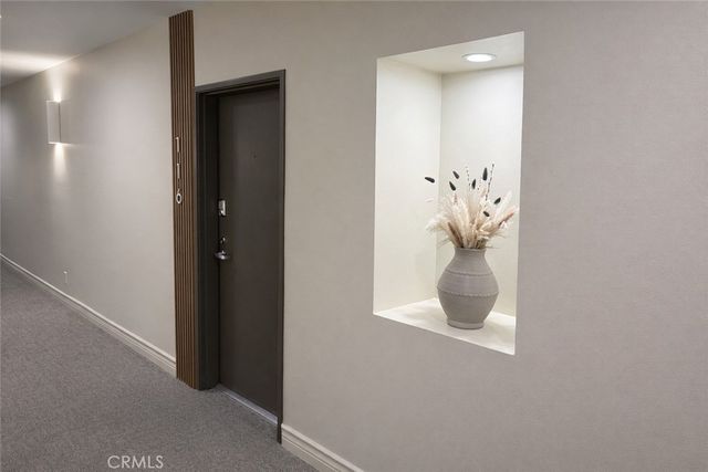 520 S Barrington Avenue 116, Los Angeles, CA 90049