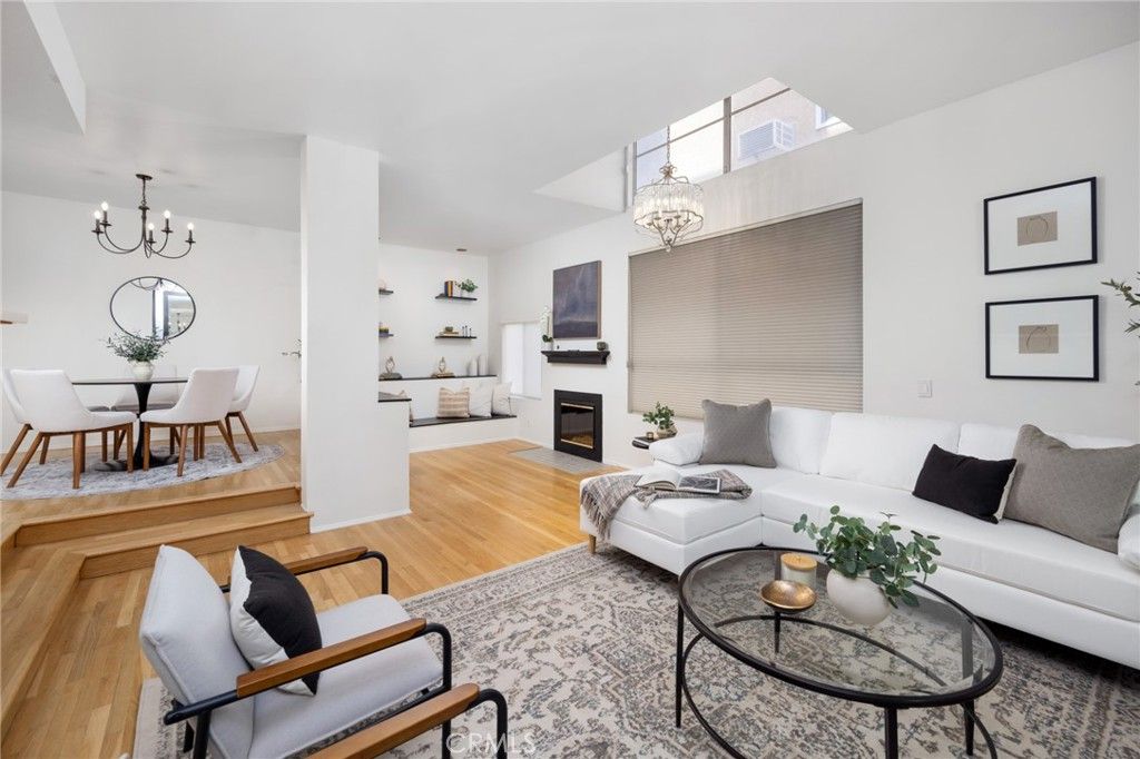 520 S Barrington Avenue 116, Los Angeles, CA 90049