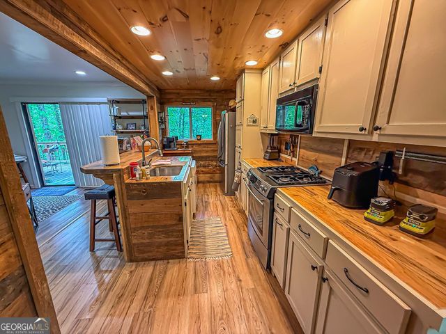 407 Hillside Drive, Clayton, GA 30525