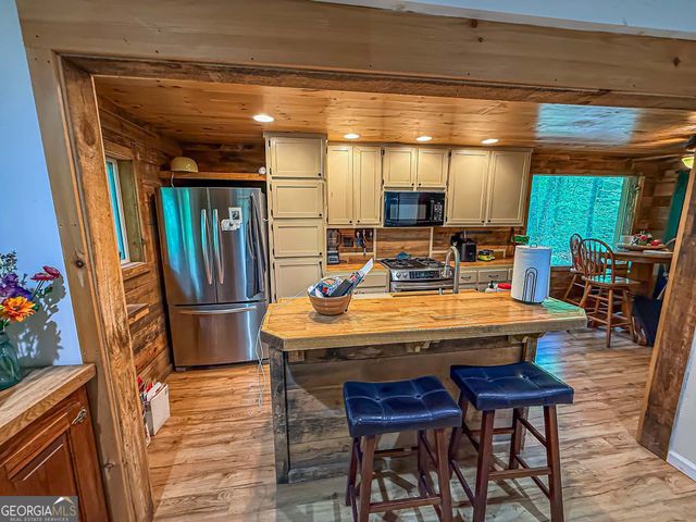 407 Hillside Drive, Clayton, GA 30525