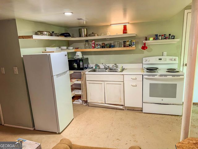 407 Hillside Drive, Clayton, GA 30525