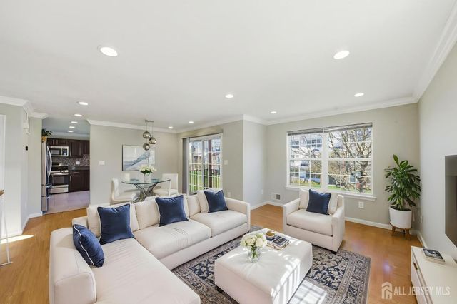 717 Stony Brook Way, North Brunswick, NJ 08902