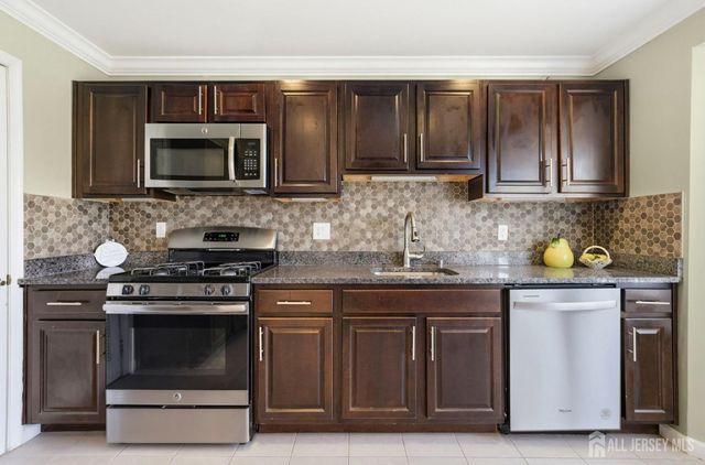 717 Stony Brook Way, North Brunswick, NJ 08902