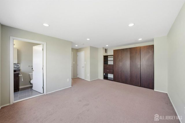 717 Stony Brook Way, North Brunswick, NJ 08902