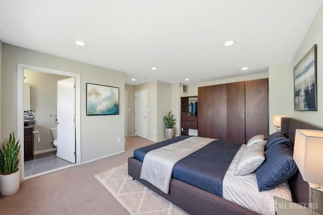 717 Stony Brook Way, North Brunswick, NJ 08902