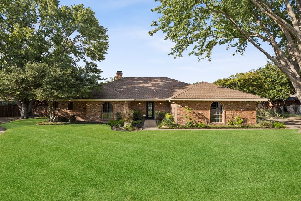 410 Glencrest Circle, Coppell, TX 75019