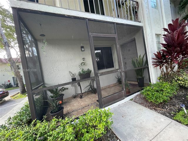 16240 Laurel Dr 101, Weston, FL 33326