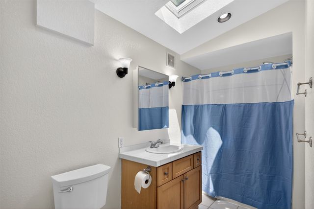 2010 E 25th Street, Des Moines, IA 50317