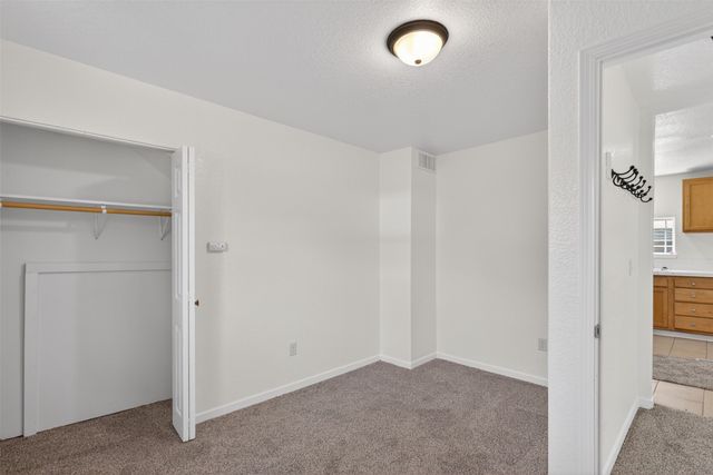2010 E 25th Street, Des Moines, IA 50317