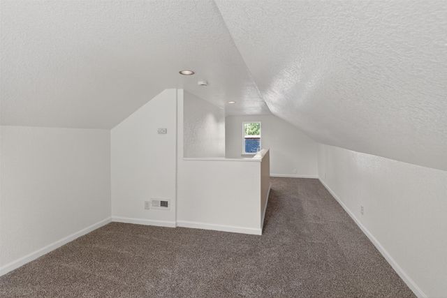 2010 E 25th Street, Des Moines, IA 50317